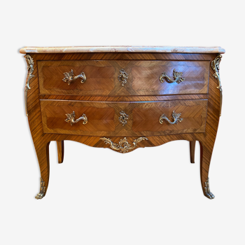 Commode de style Louis XV marquetée bois de rose