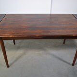 Extendable rosewood dining table year 60
