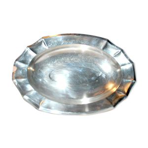 plat ovale en métal