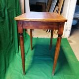 Small desk with 1 drawer in solid wood.