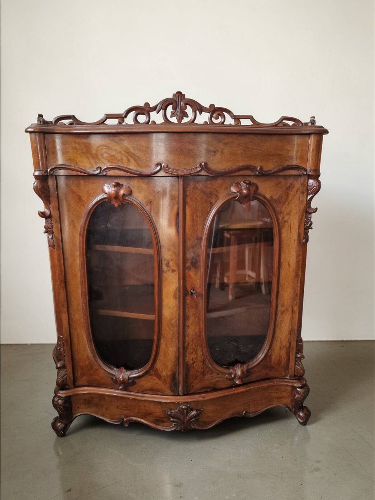 Napoleon III low display cabinet