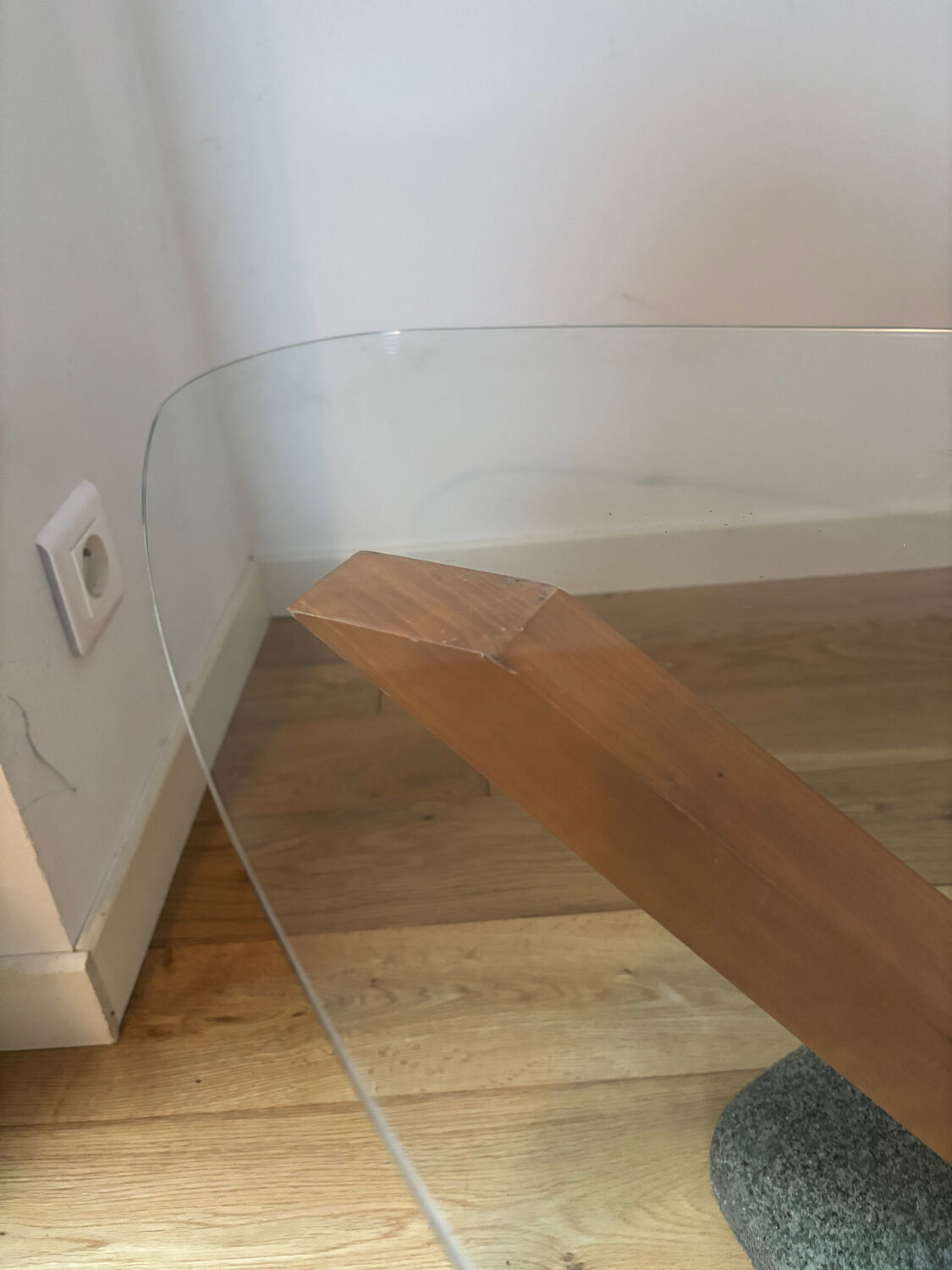 Coffee table by Paolo Deganello, model Artifici from 1985.