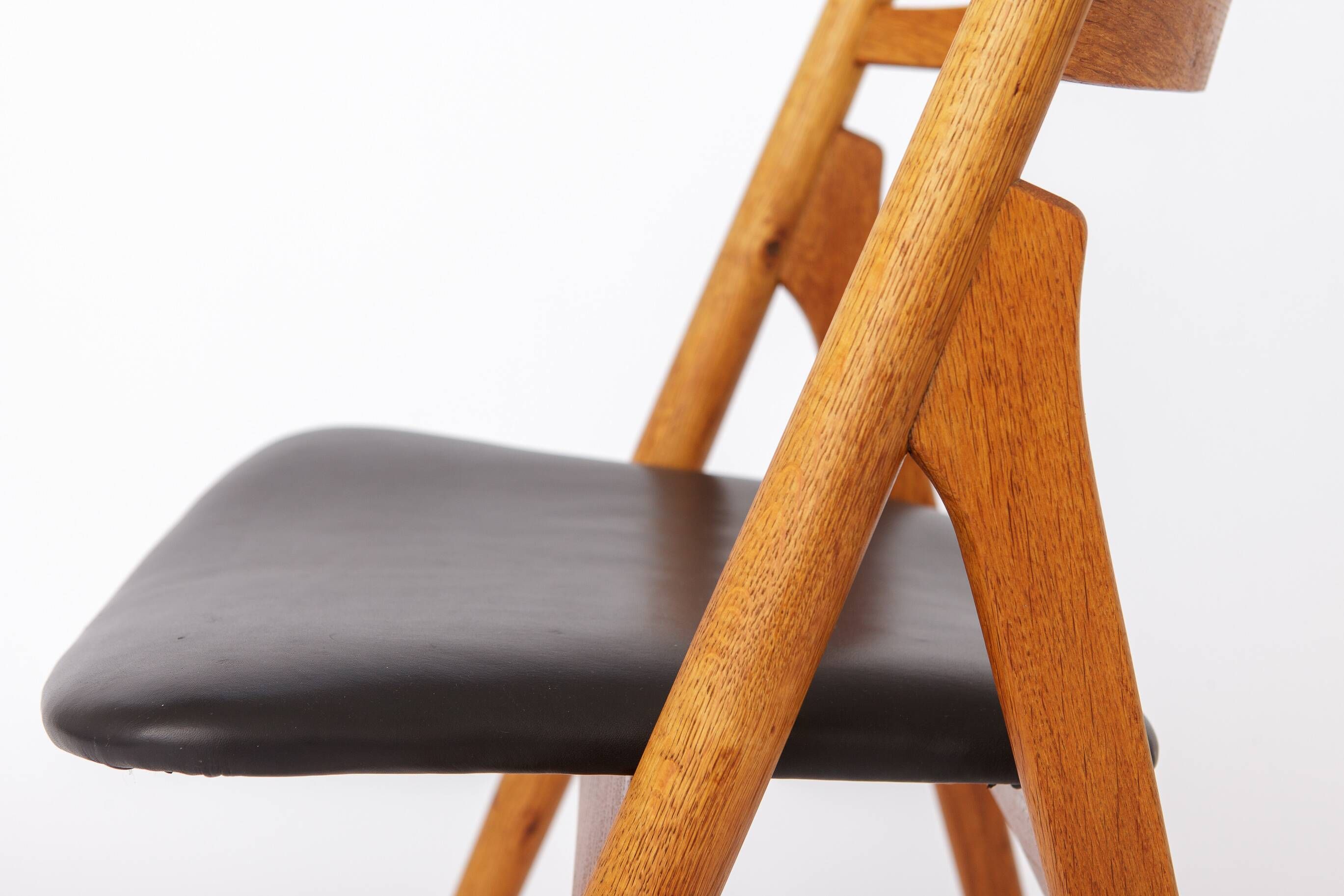 CH29 Sawbuck Chair by Hans J. Wegner for Carl Hansen & Søn | Danish Oak |