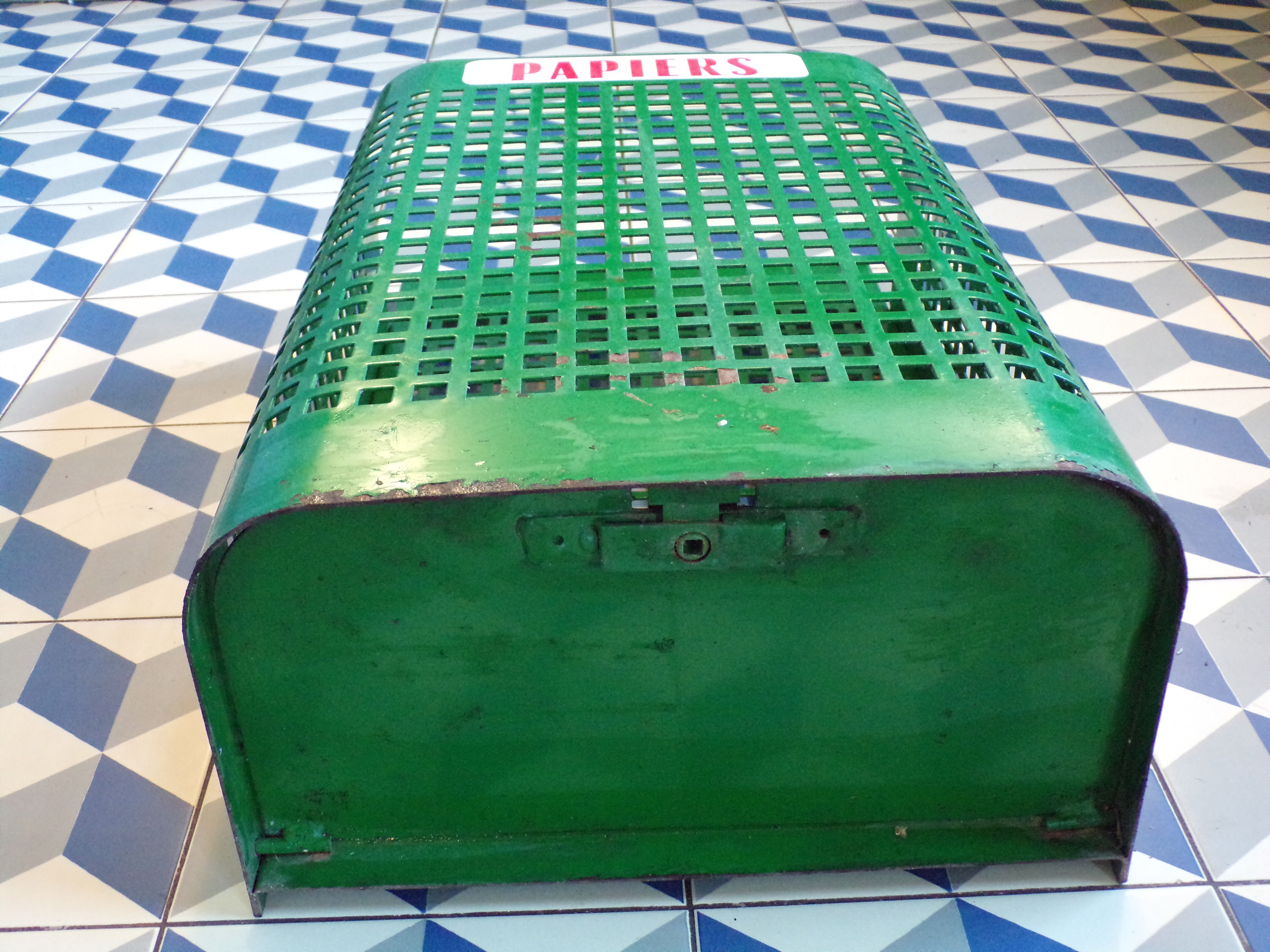 Former public garden basket