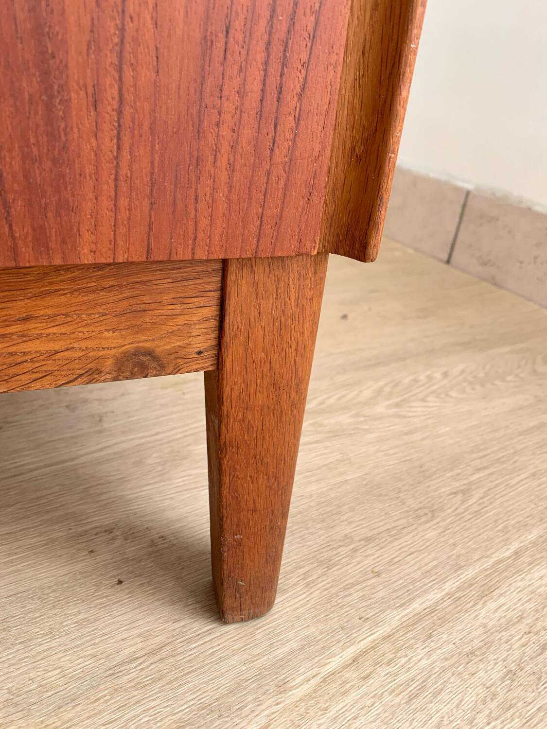 Danish 8-drawer chest of drawers in teak