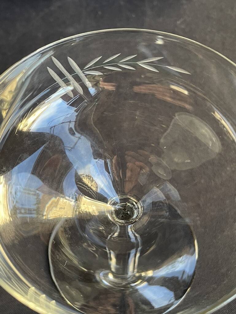 6 Champagne glasses – Cut crystal