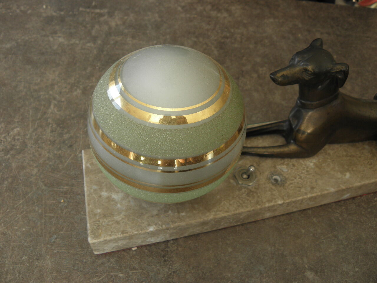 Art deco table lamp in marble and bronze dog figurine