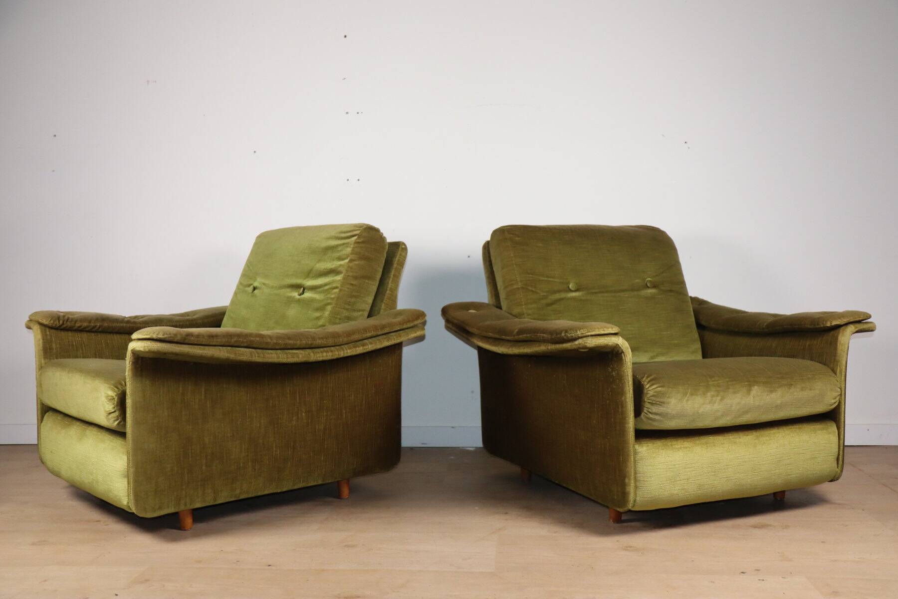 Pair of vintage velvet armchairs – 1960s