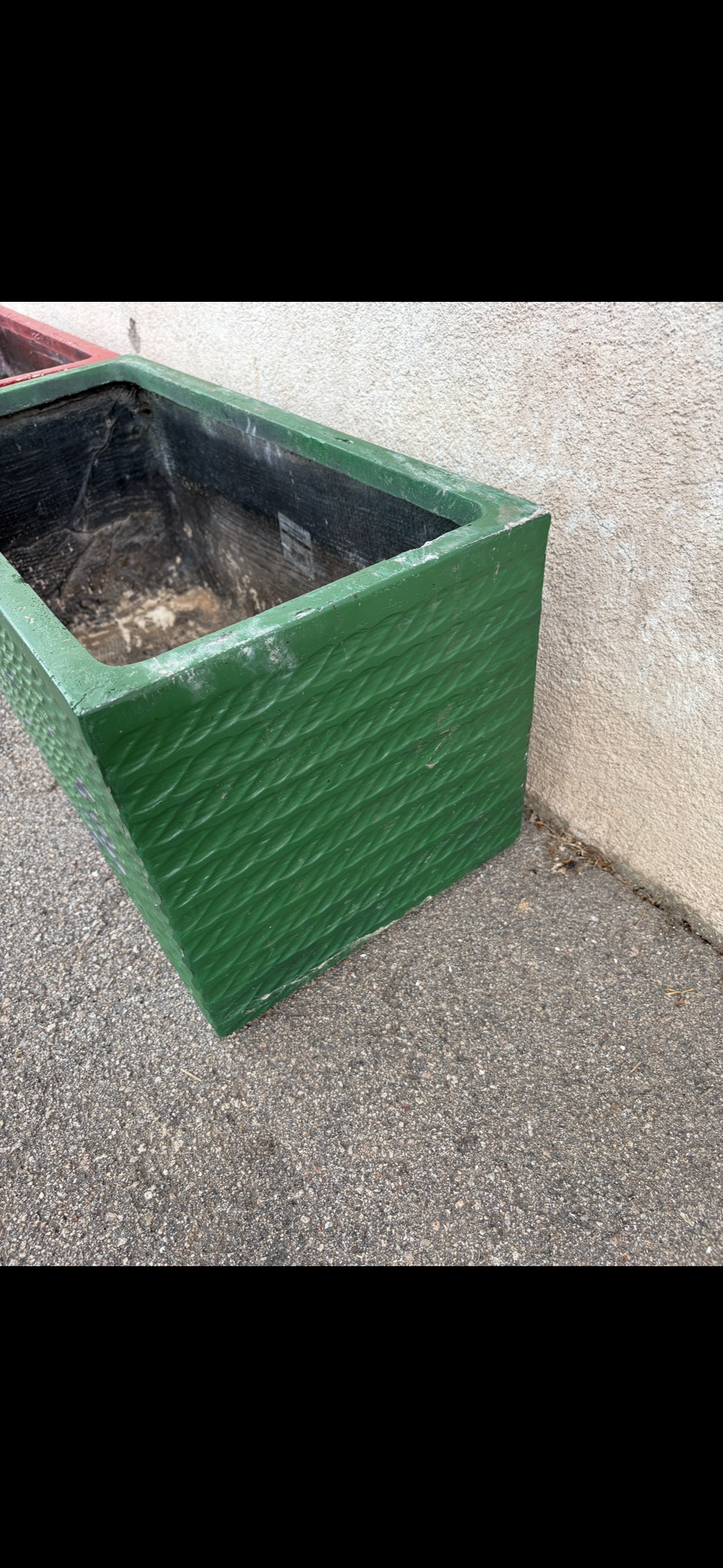 2 red/green planters