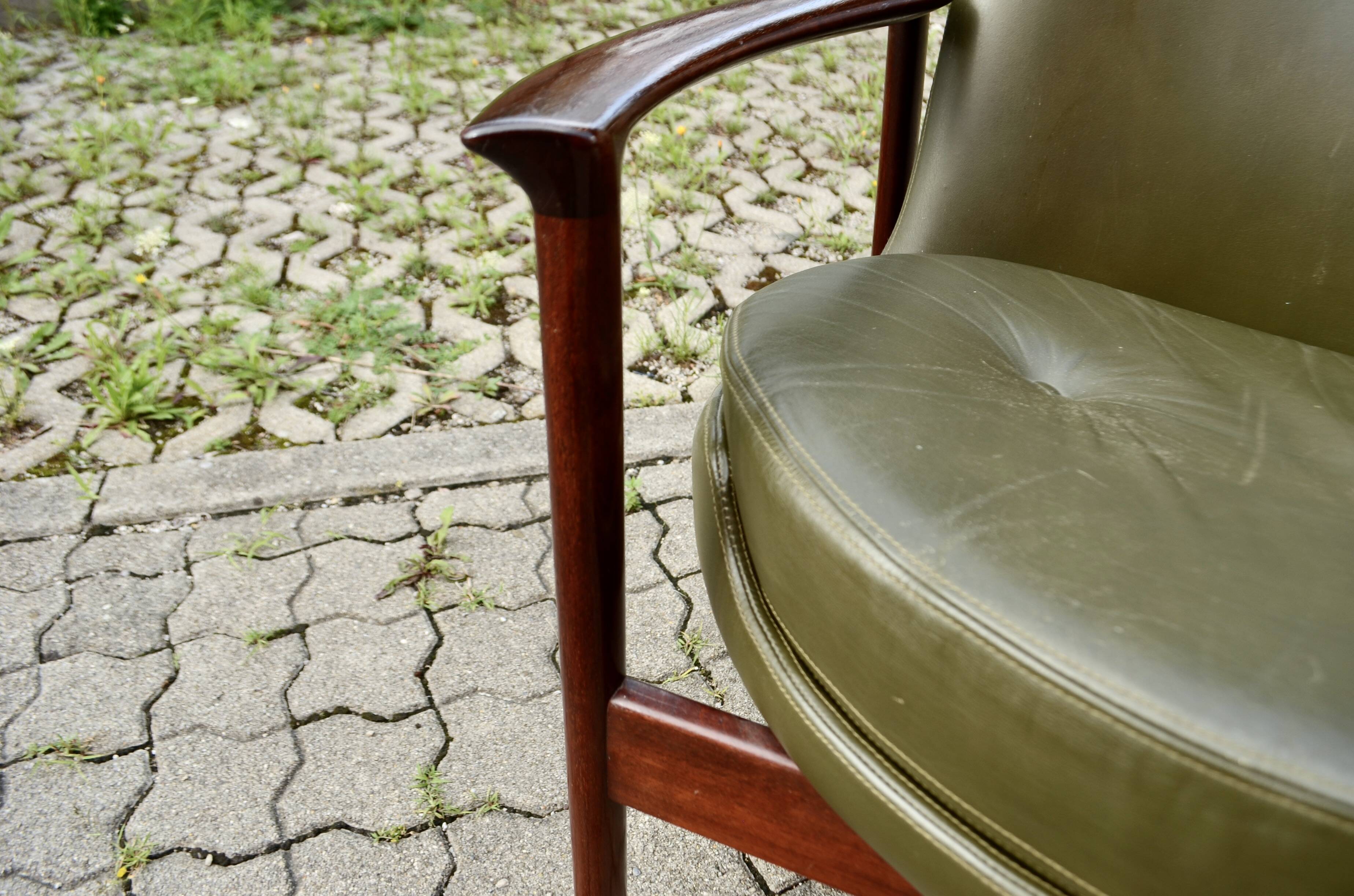 Ib Kofod Larsen for Fröscher Sitform olive leather Lounge Chair