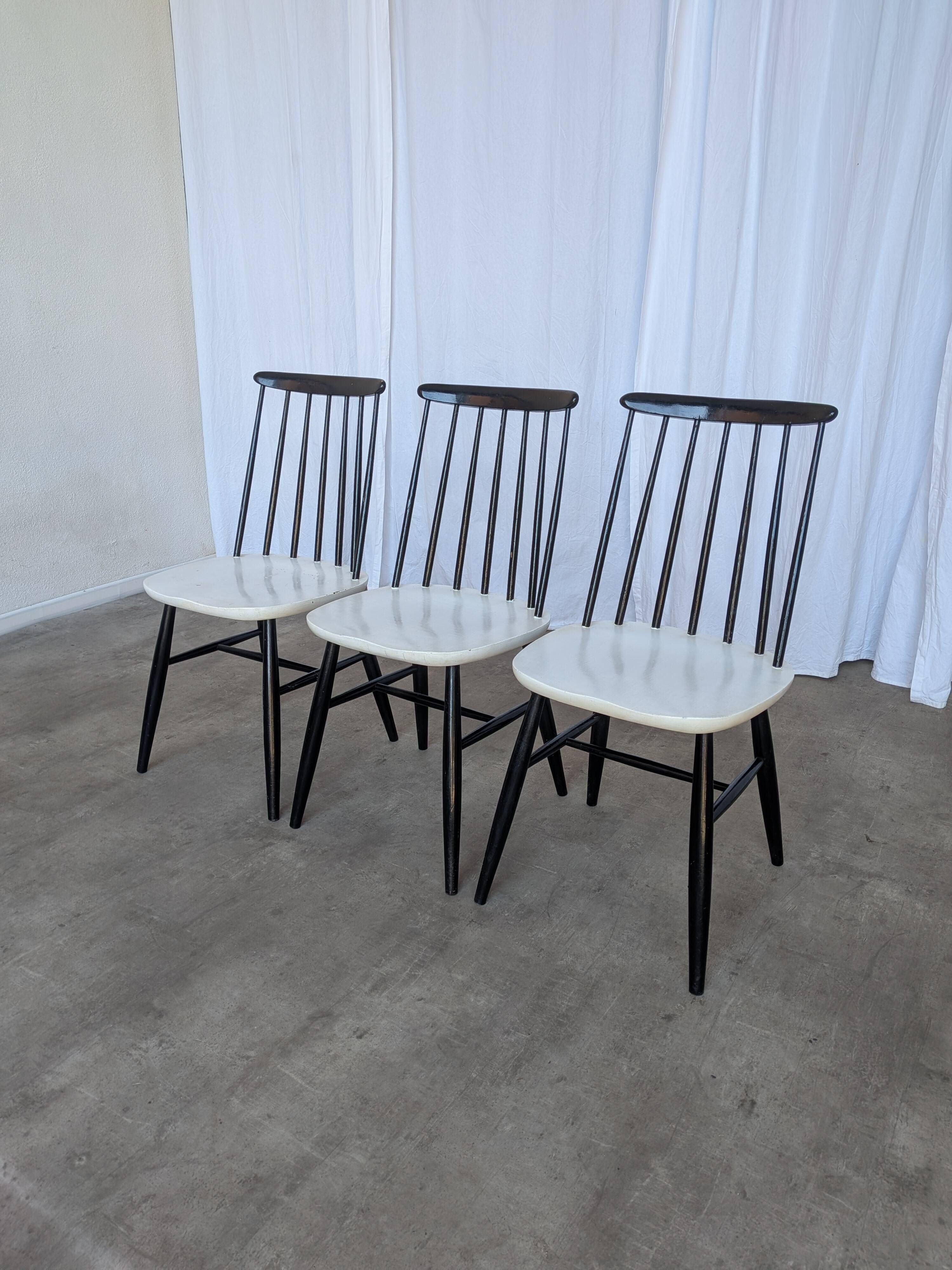 Ensemble de 3 chaises de salle à manger vintage noir et blanc, style Ilmari Tapiovaara, scandinave.