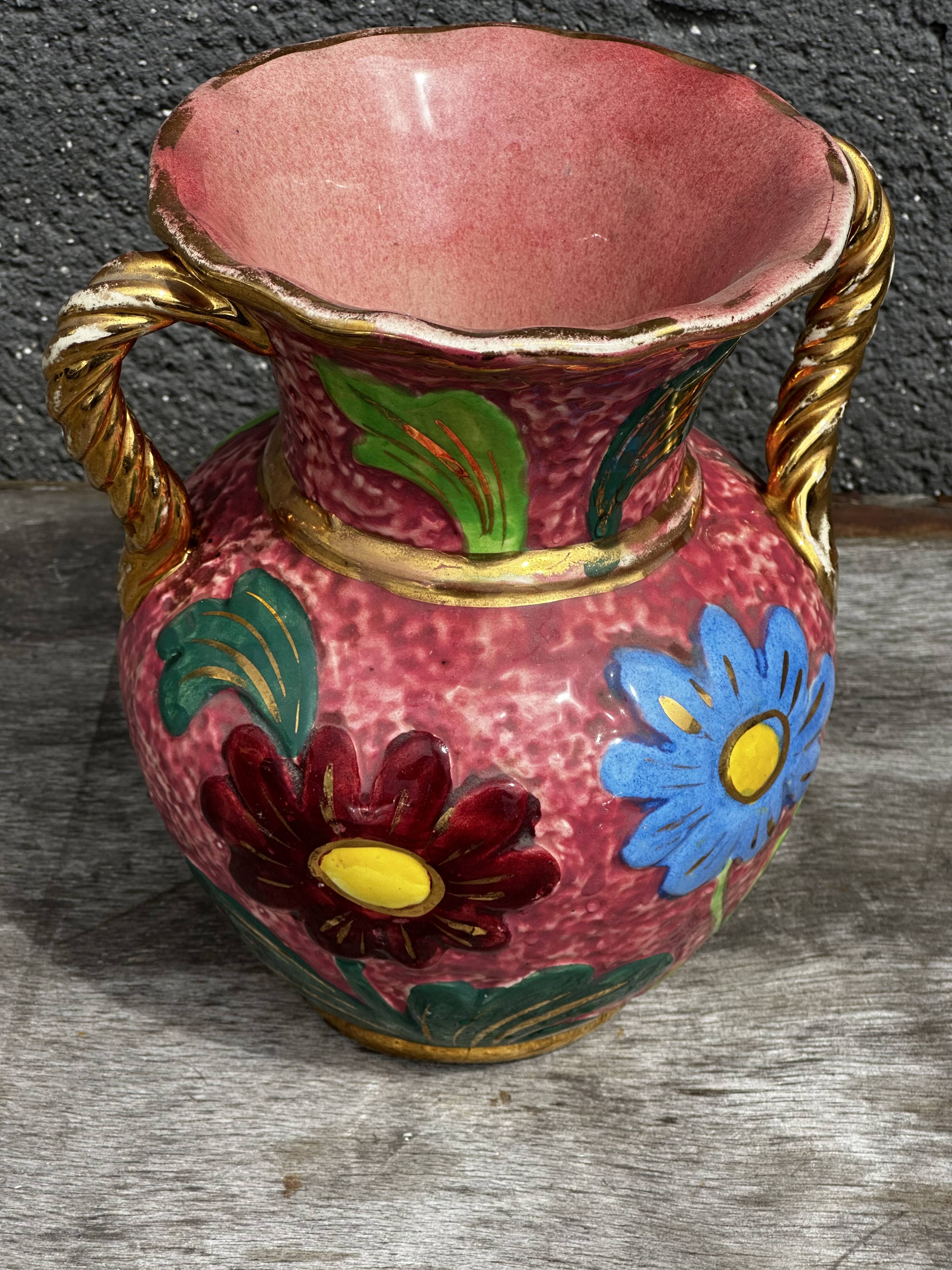 Vase Vallauris rose bonbons décor Floral H 20 cm