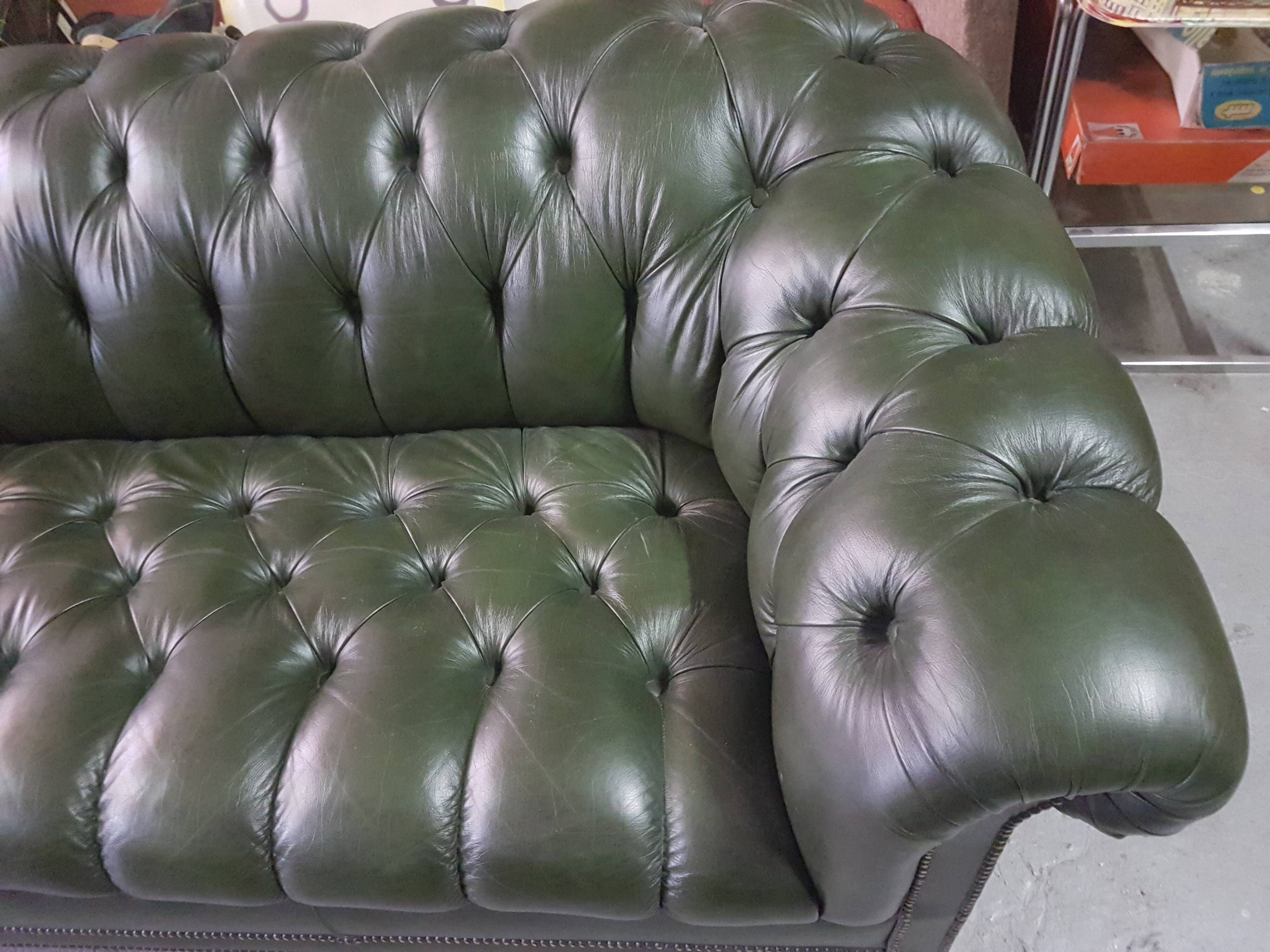 Chesterfield 3-seater dark green sofa