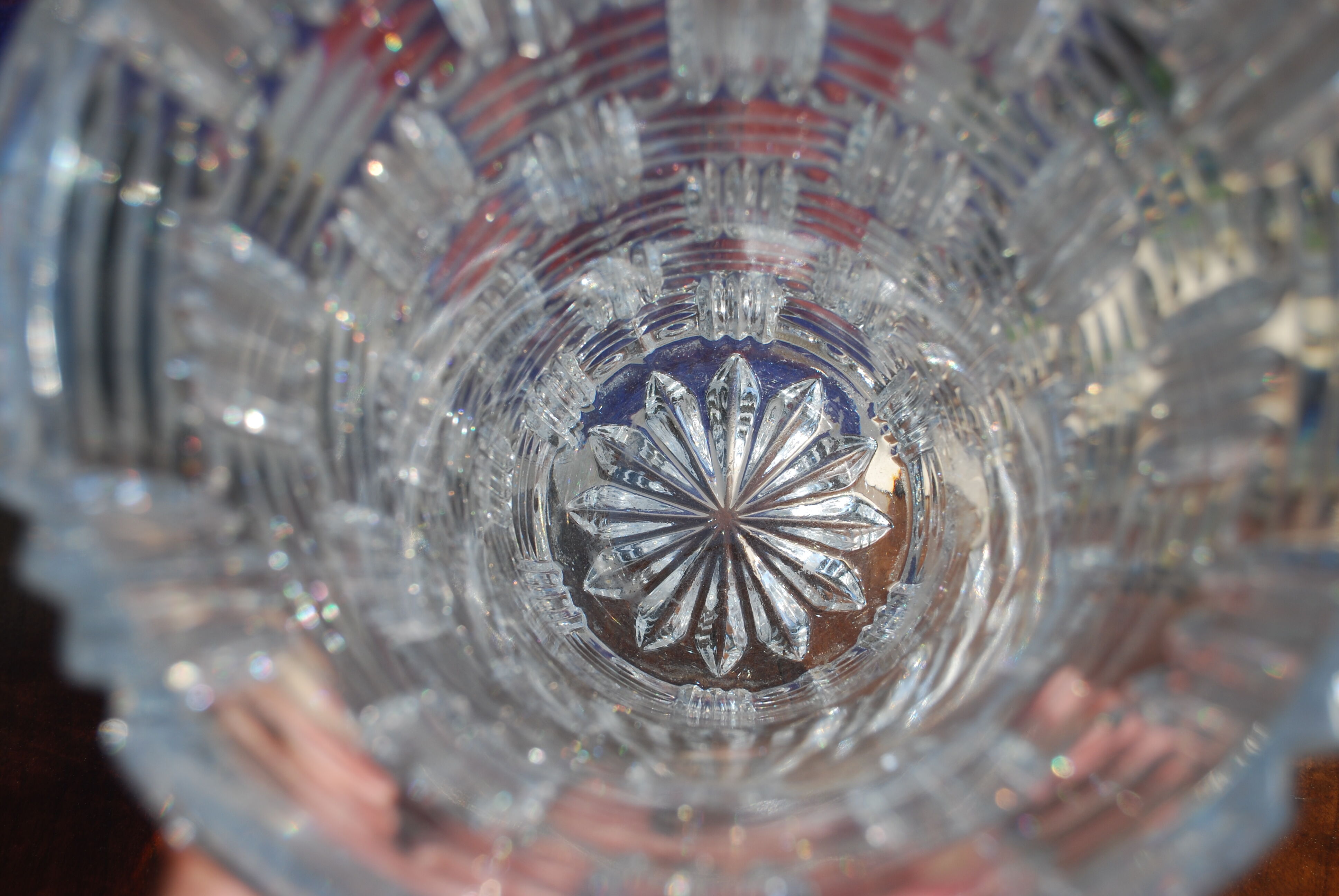 Vase en cristal à décor géométrique H30cm
