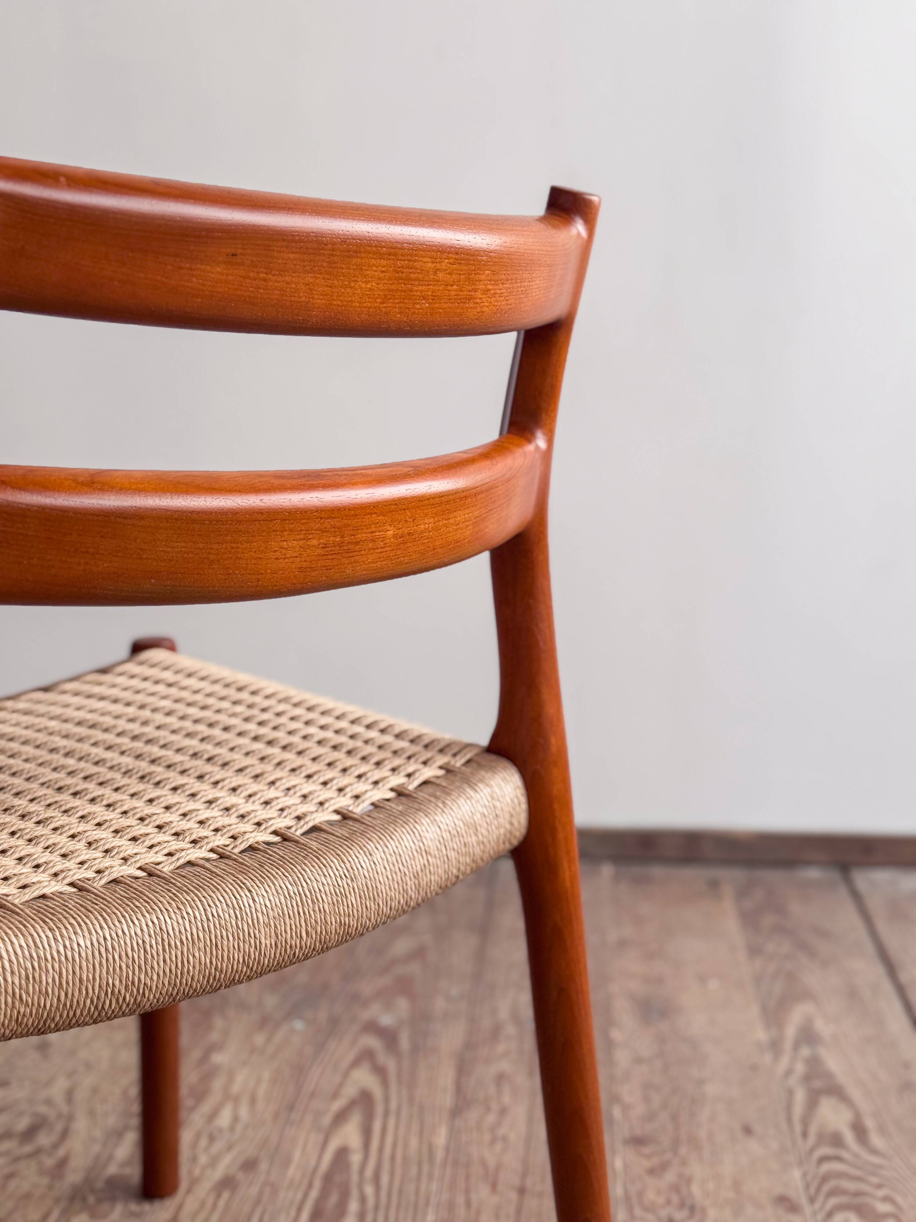 Chaises danoises modèle 84 par Niels O. Møller en teck