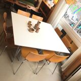 Table carrée d'Arne Jacobsen & Bruno Mathsson