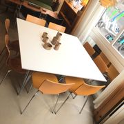 Table carrée d'Arne Jacobsen & Bruno Mathsson