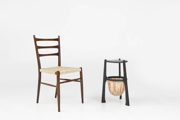 Table d'appoint Art Nouveau en bois noirci avec panier de rangement, Belgique vers 1910