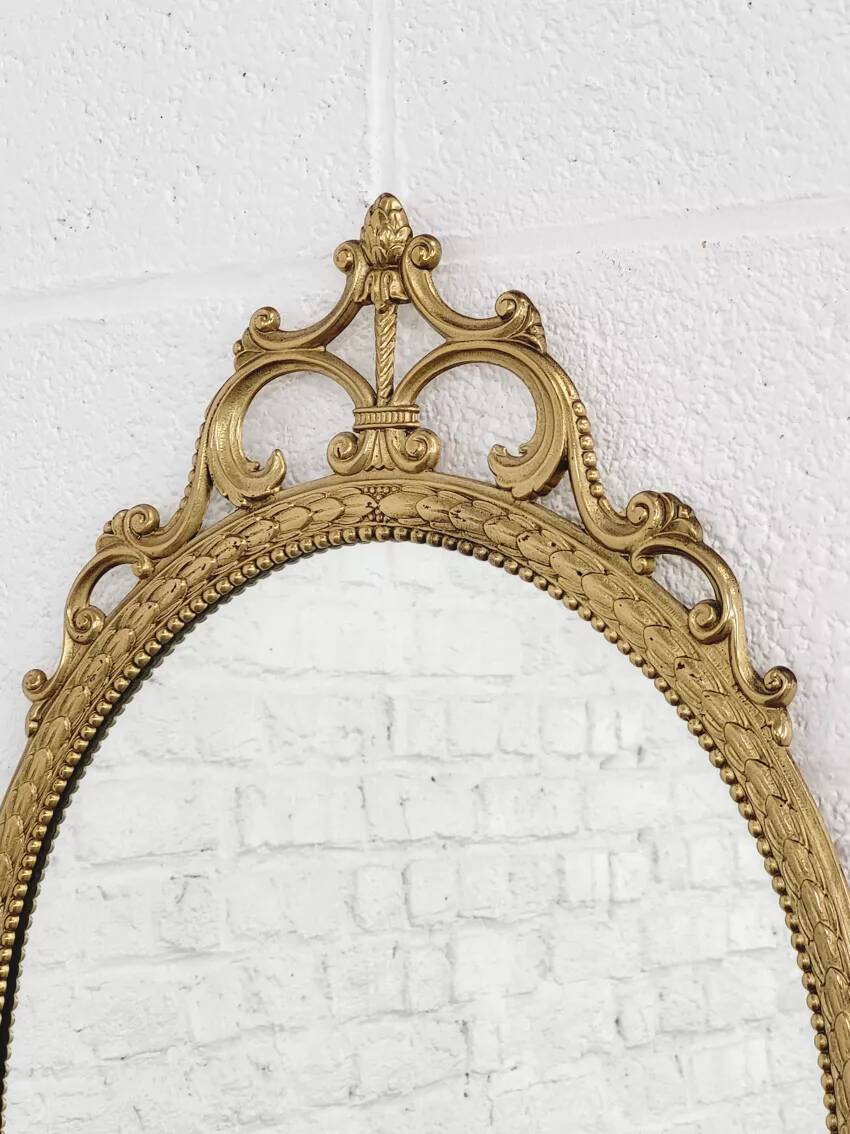 Miroir ovale ancien type médaillon sur cadre laiton