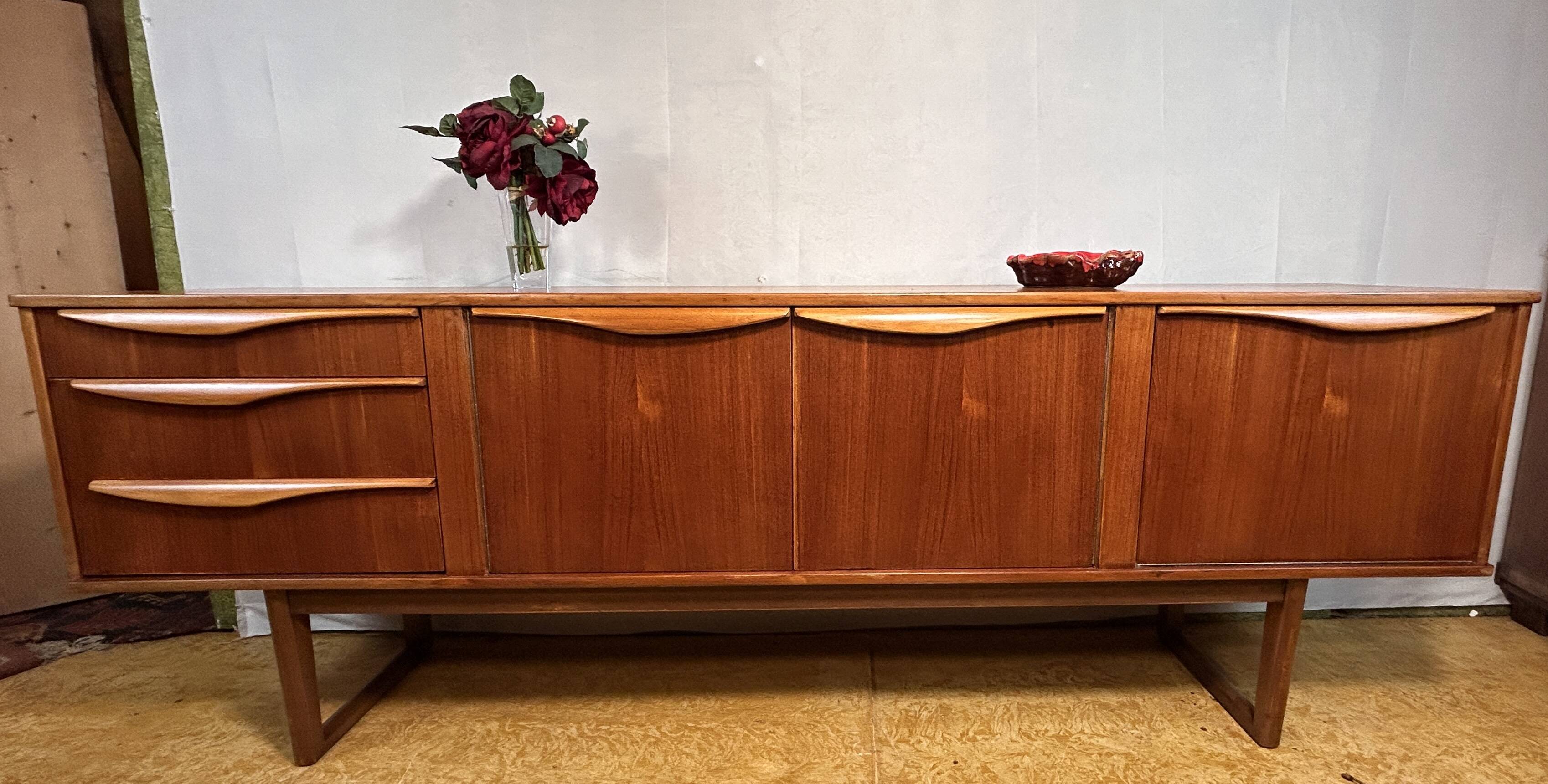 buffet danois en teck rétro vintage du milieu du siècle par Bramin – Design