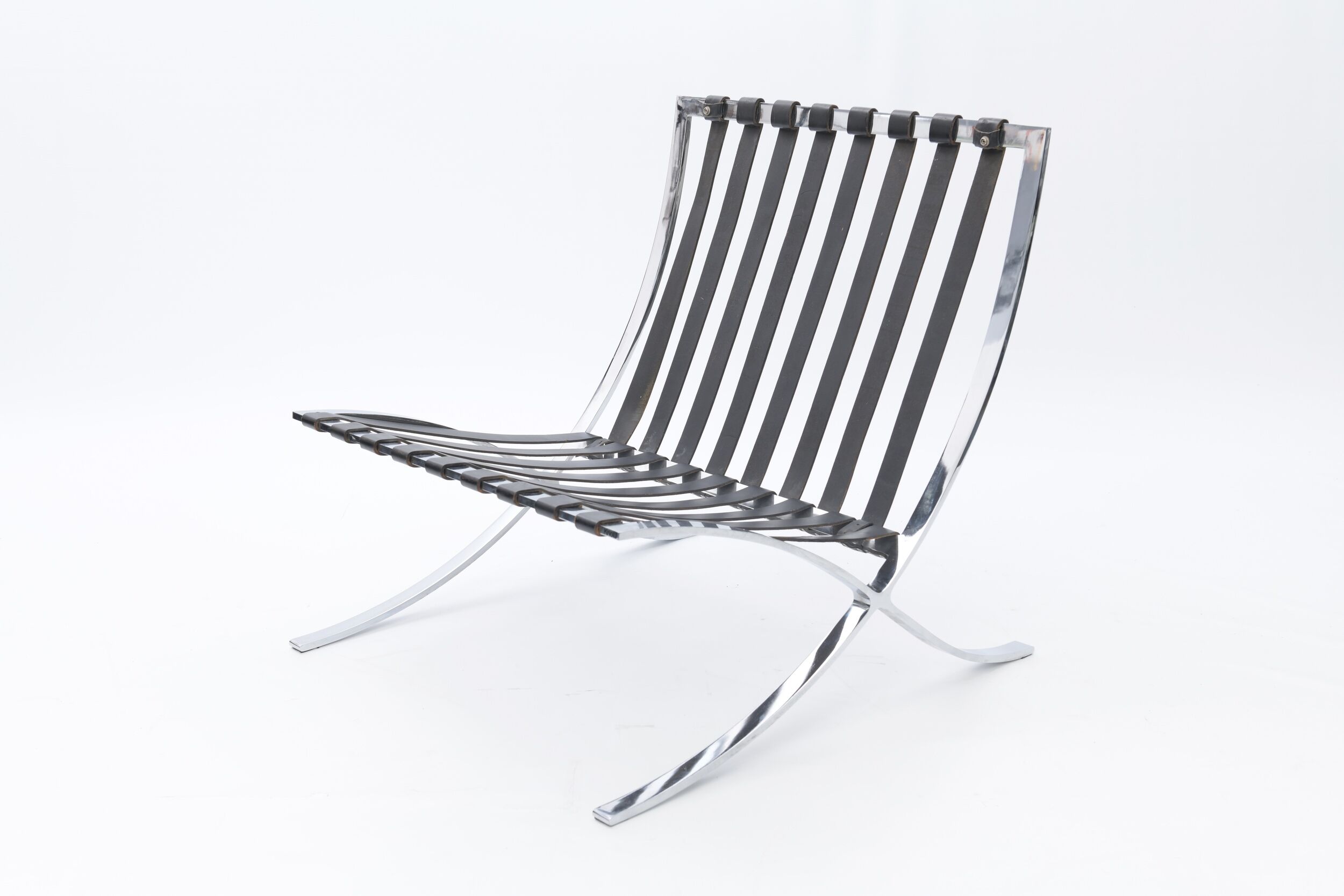 Barcelona chair by Mies van der Rohe, Knoll Studio