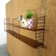 Nisse Strinning Breed String wandrek met zwart stalen houders en 4 planken