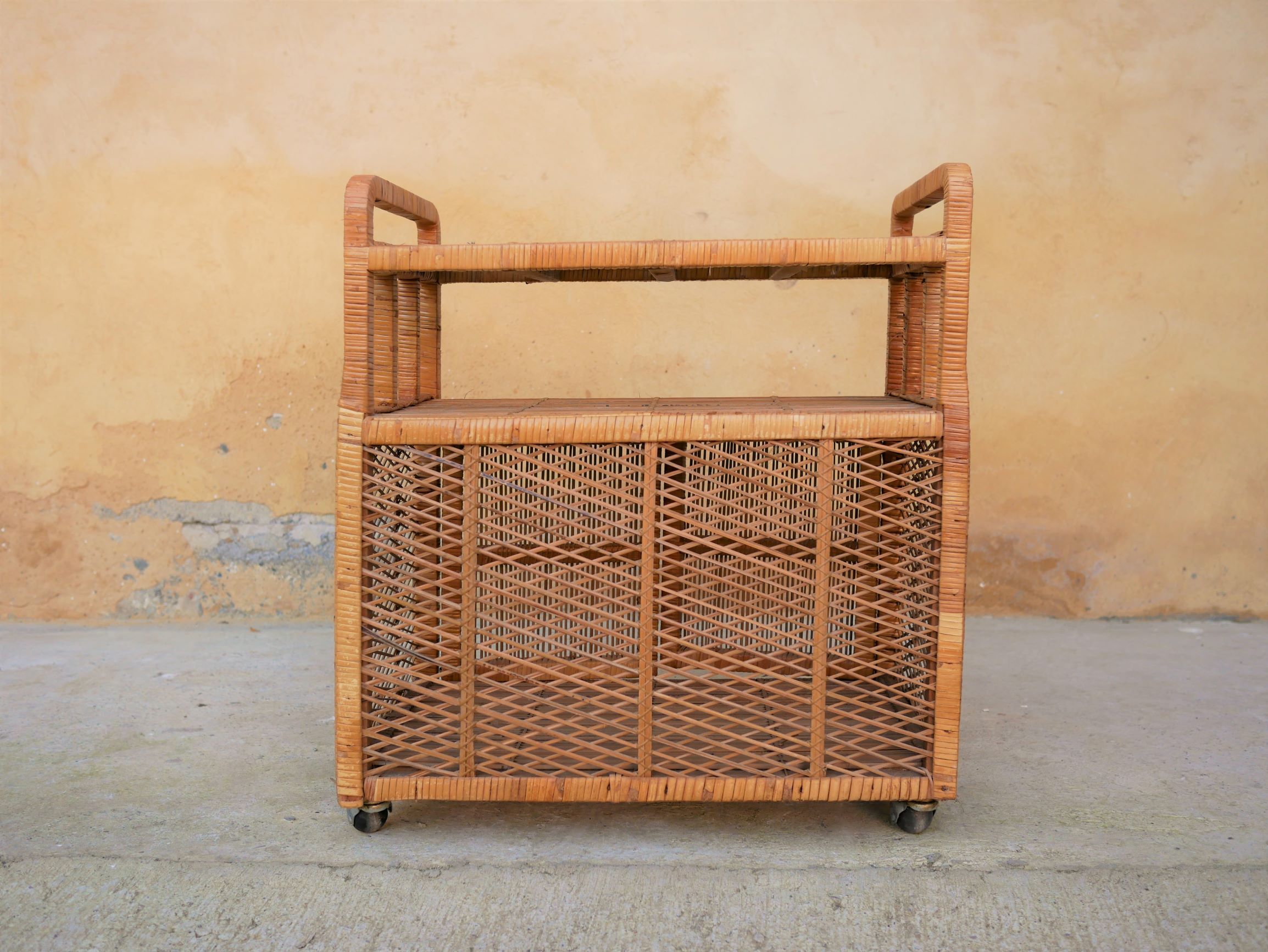 Meuble de rangement vintage en rotin