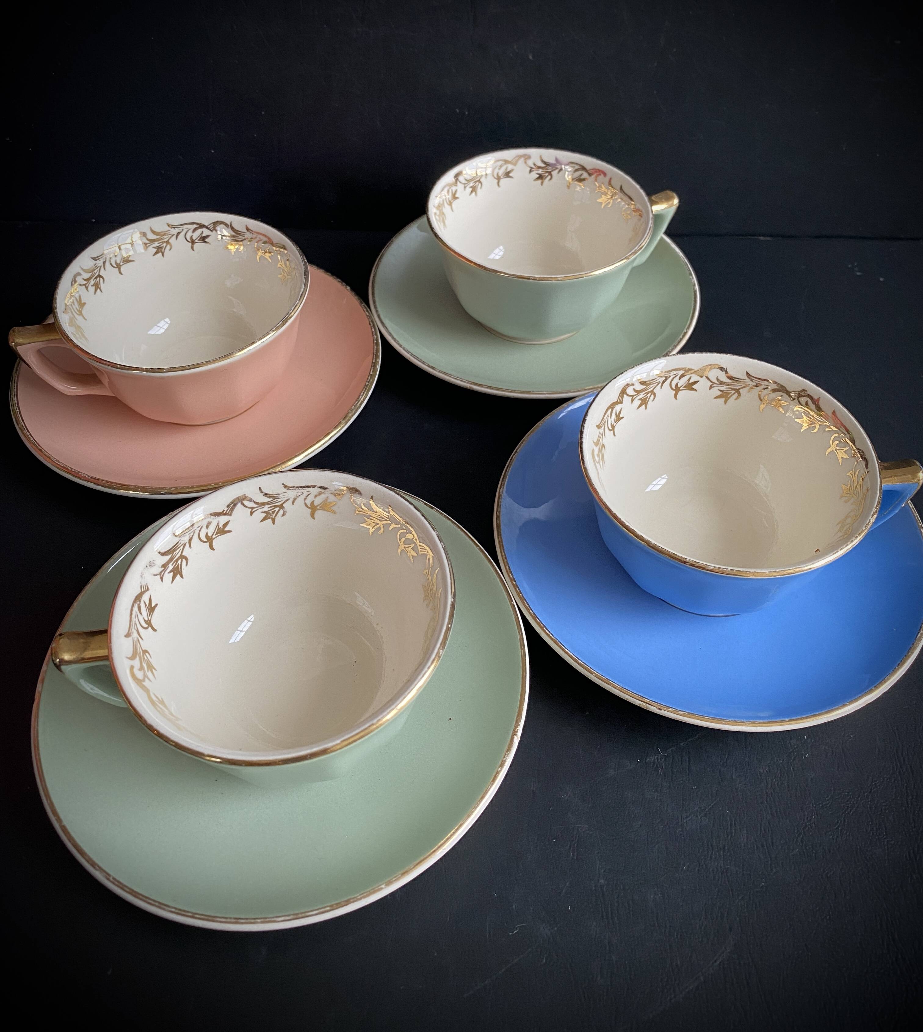 Set of 4 Villeroy & Boch Vintage 50s Cups and Saucers - Pastel & Gold