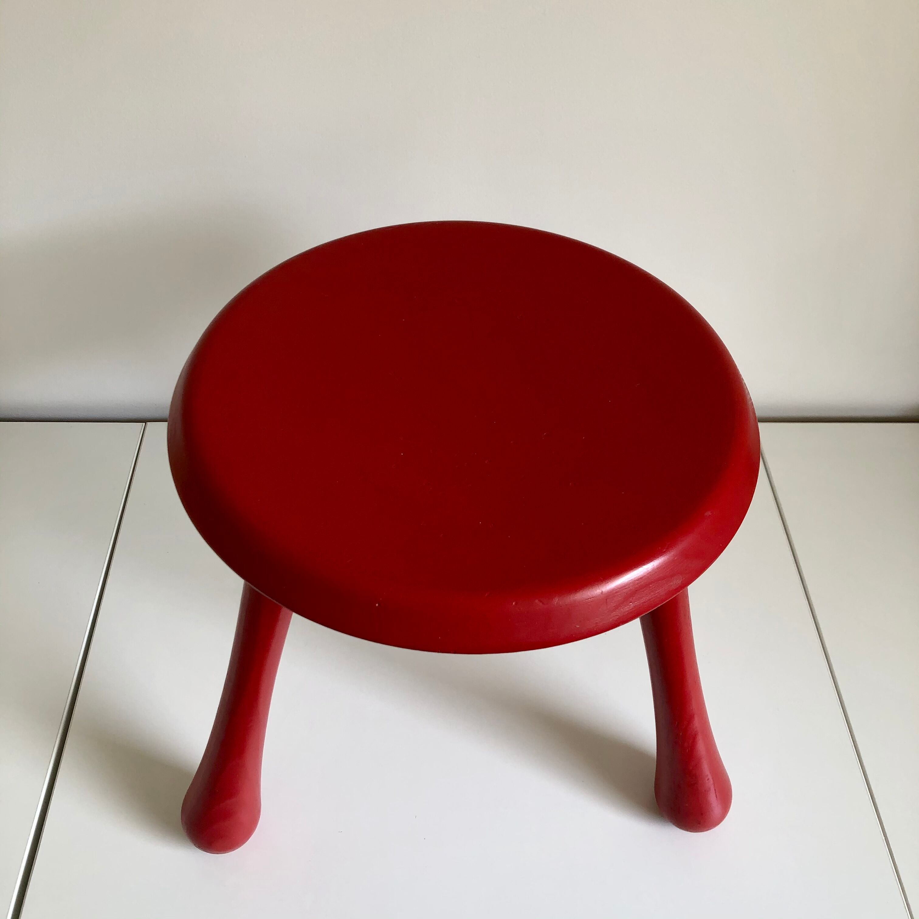 Ingvar Kamprad red lading tripod tripod, 2004