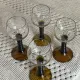 Verres à pied de type Roemer, couleur ambrée  