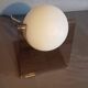 Lampe à poser plexiglas fumé et globe opaline blanc des années 70