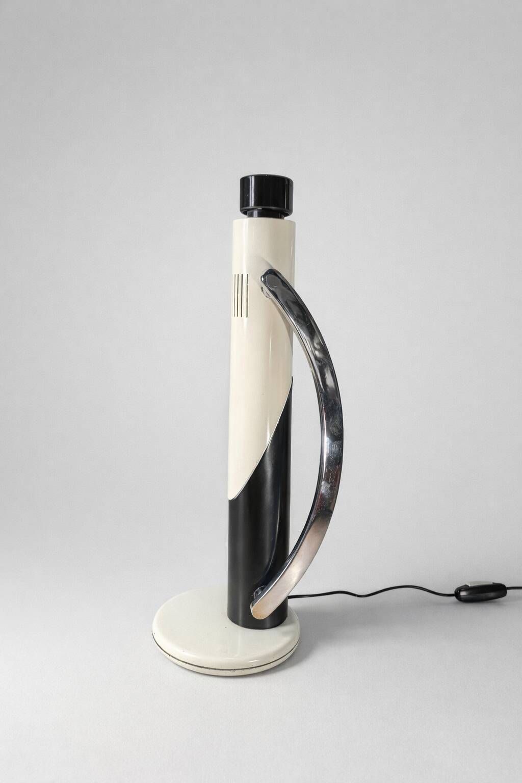 Phase - Luis Pérez de la Oliva - Table lamp - Metal, Chrome - Tharsis