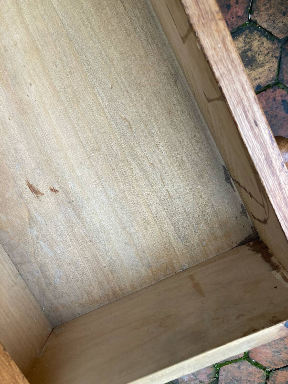 Antique chest of drawers