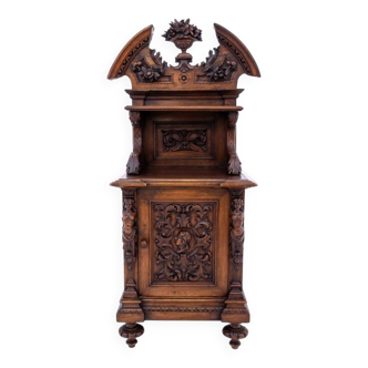 Commode sculptée, France, vers 1880.