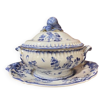 Soup tureen and its presentation dish with blue Moustiers decor