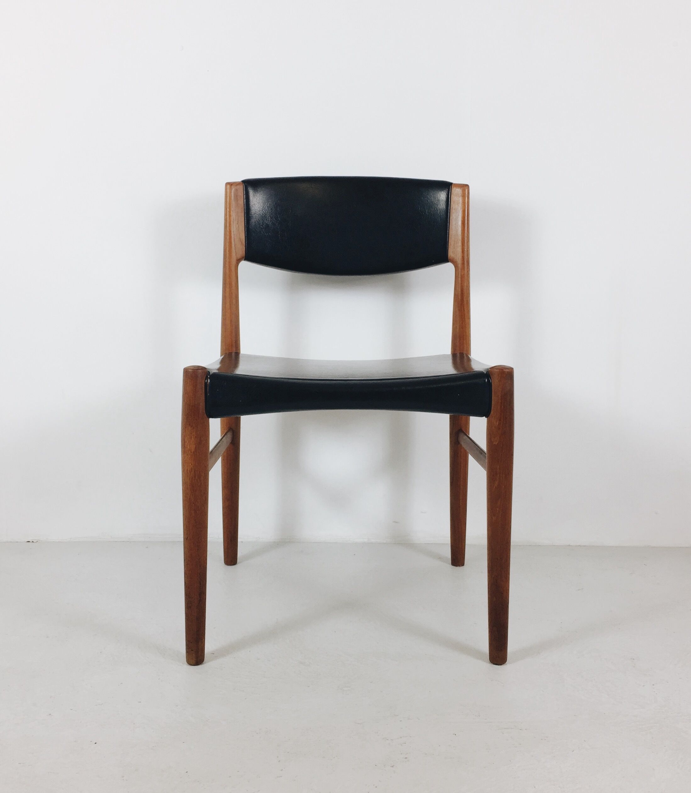 Pair of danish teak dining chairs by Grete Jalk