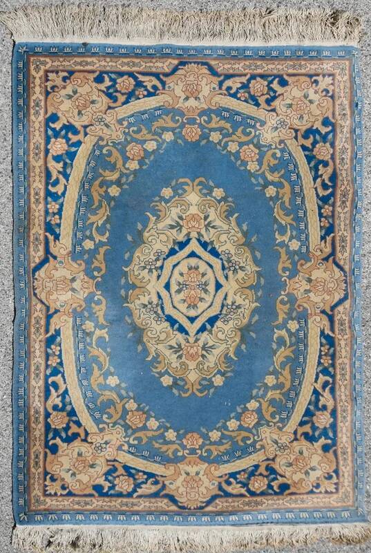 Handmade Oriental rug Indo-Savonnerie - 122 x 180 cm - "Galerie Sardje"