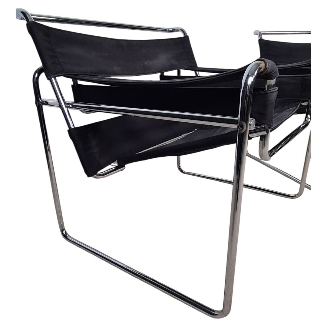 Pair of "Wassily" armchairs _ Vintage Edition