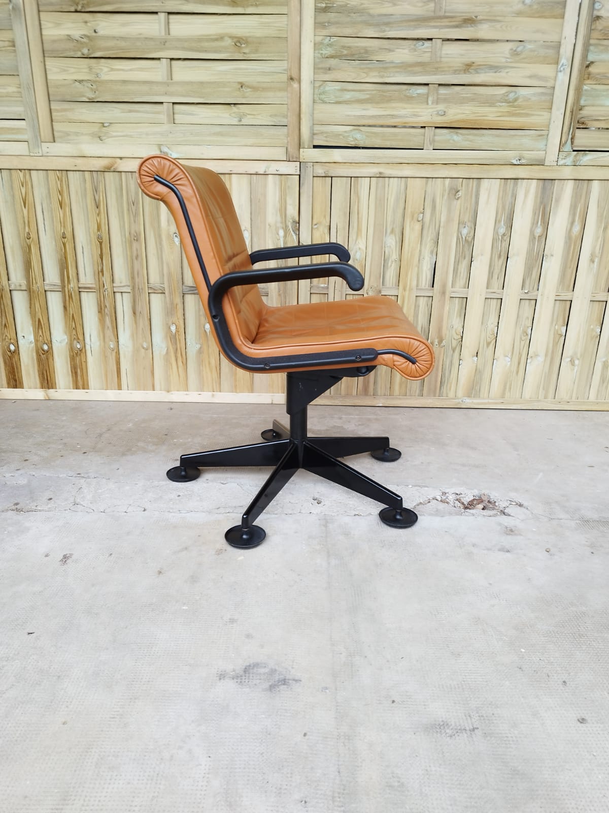 Armchair by Richard Sapper, Knoll 1980