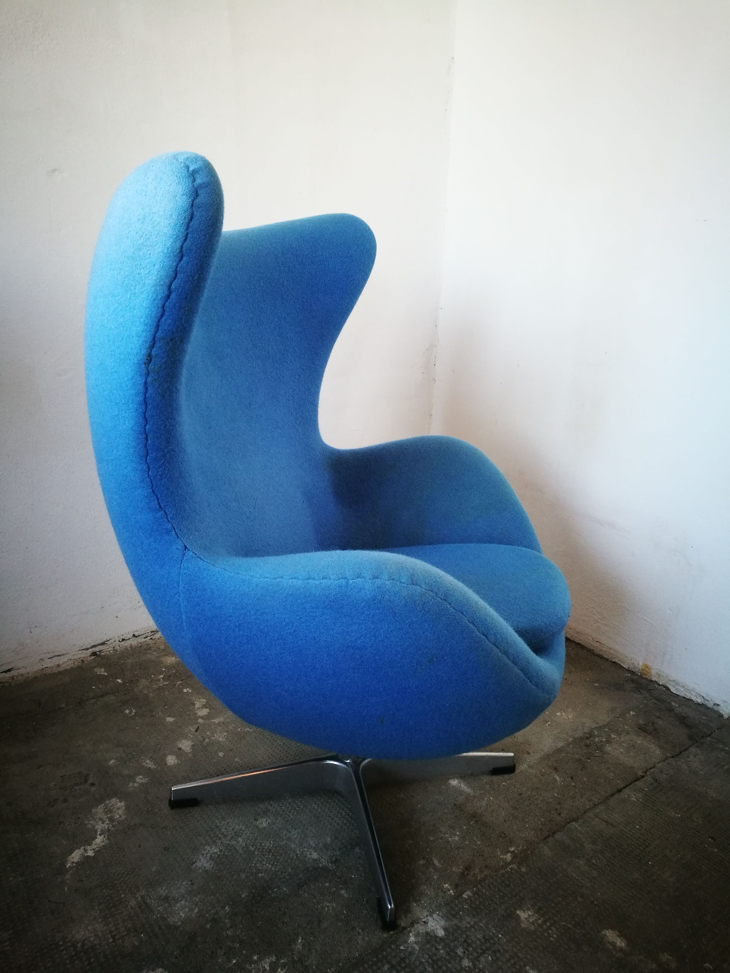 Scandinavian "egg" chair for children