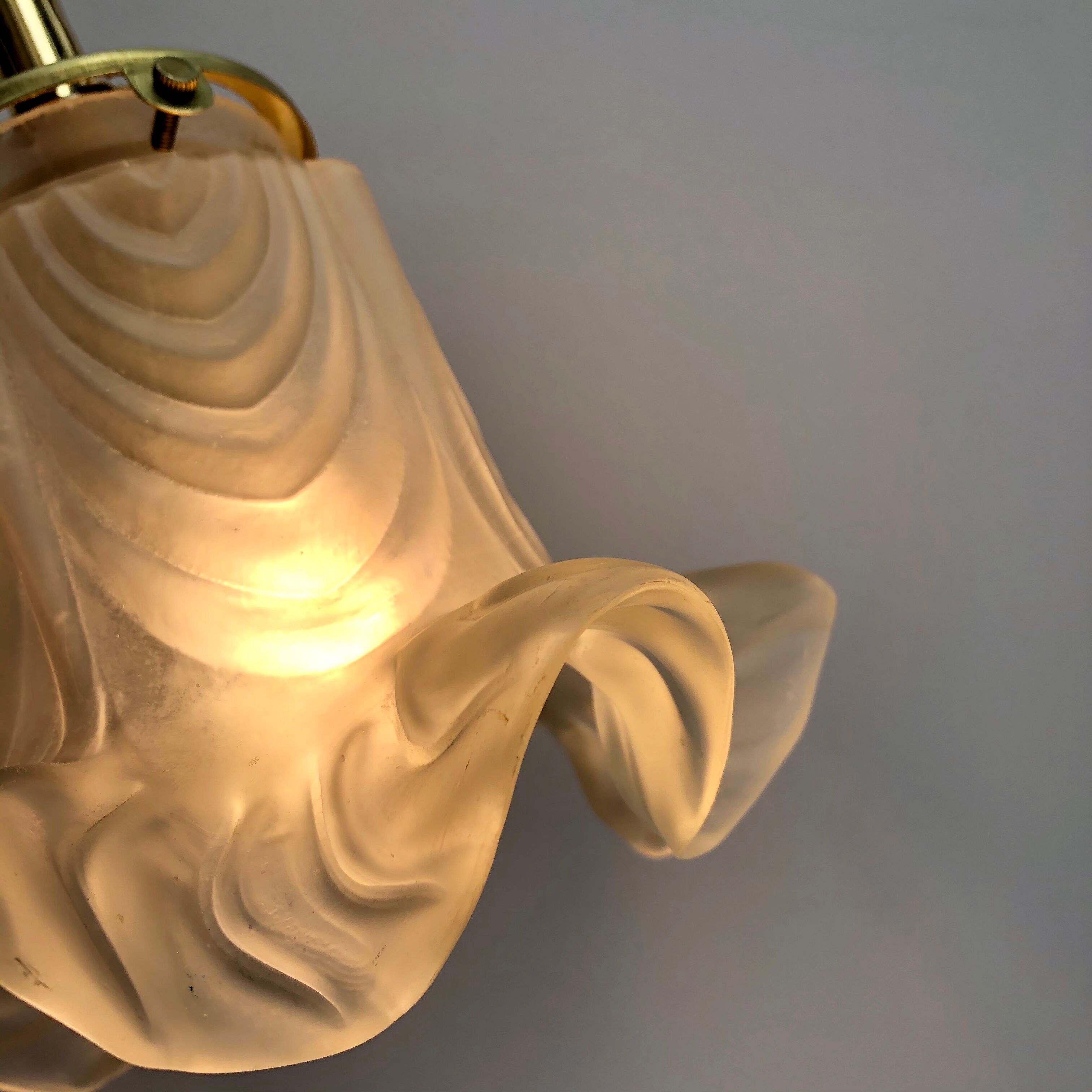 Gold bent applique vintage glass tulip