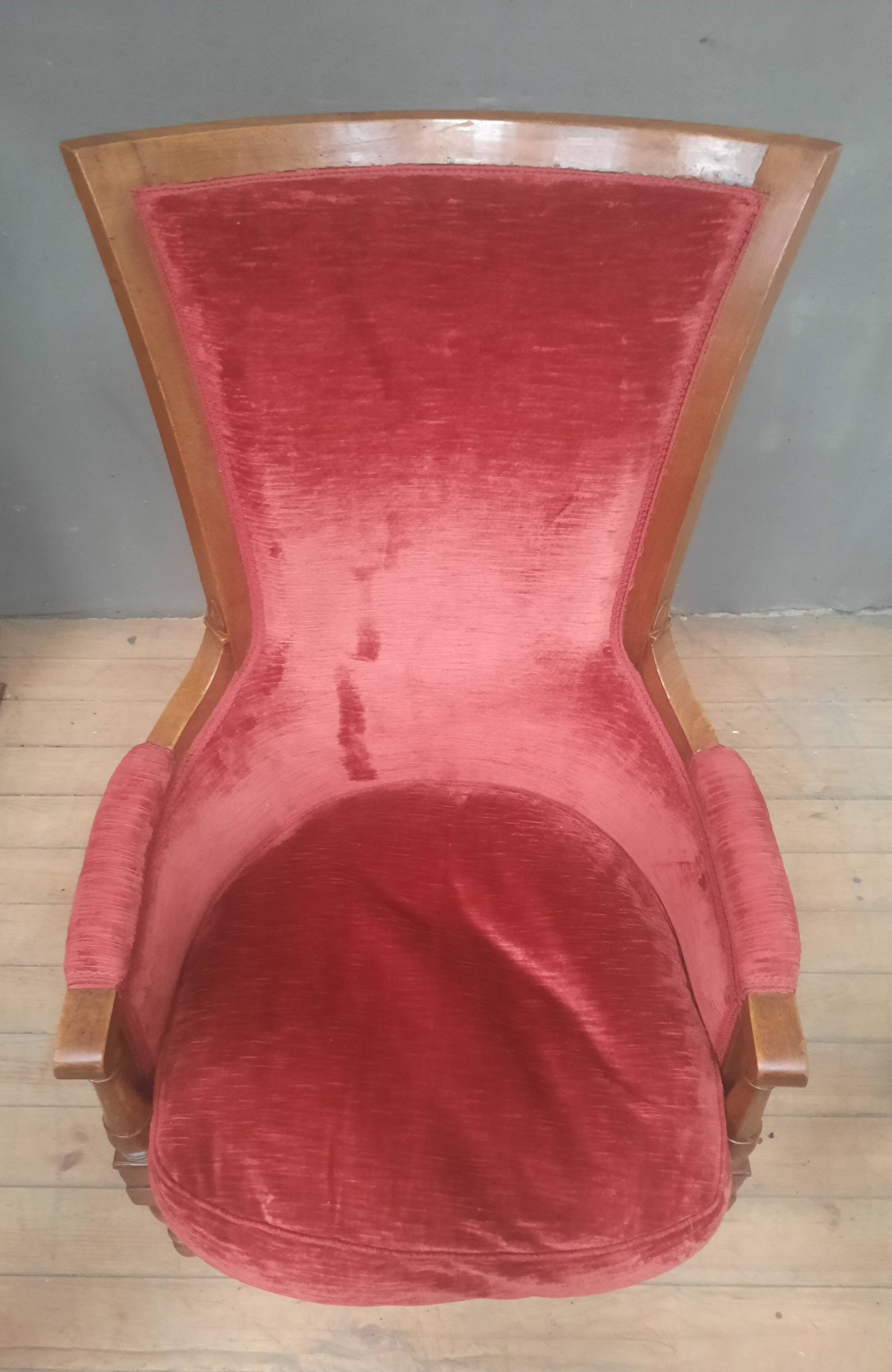 Directoire period bergère in red velvet.