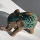 Éléphant en laiton doré et patine verte vintage
