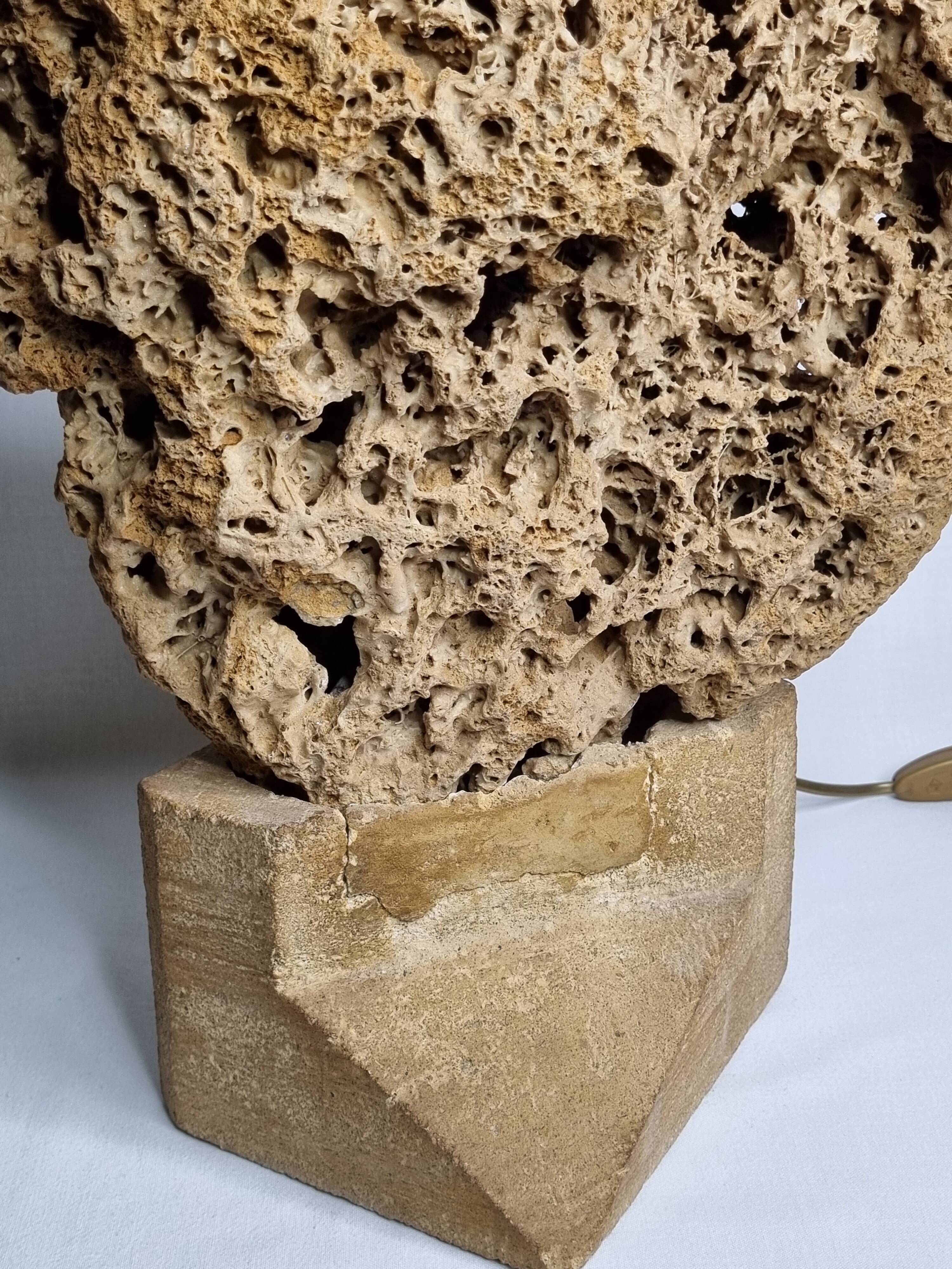 Sculptural lamp in openwork mineral concretion, brutalist style – 42 cm