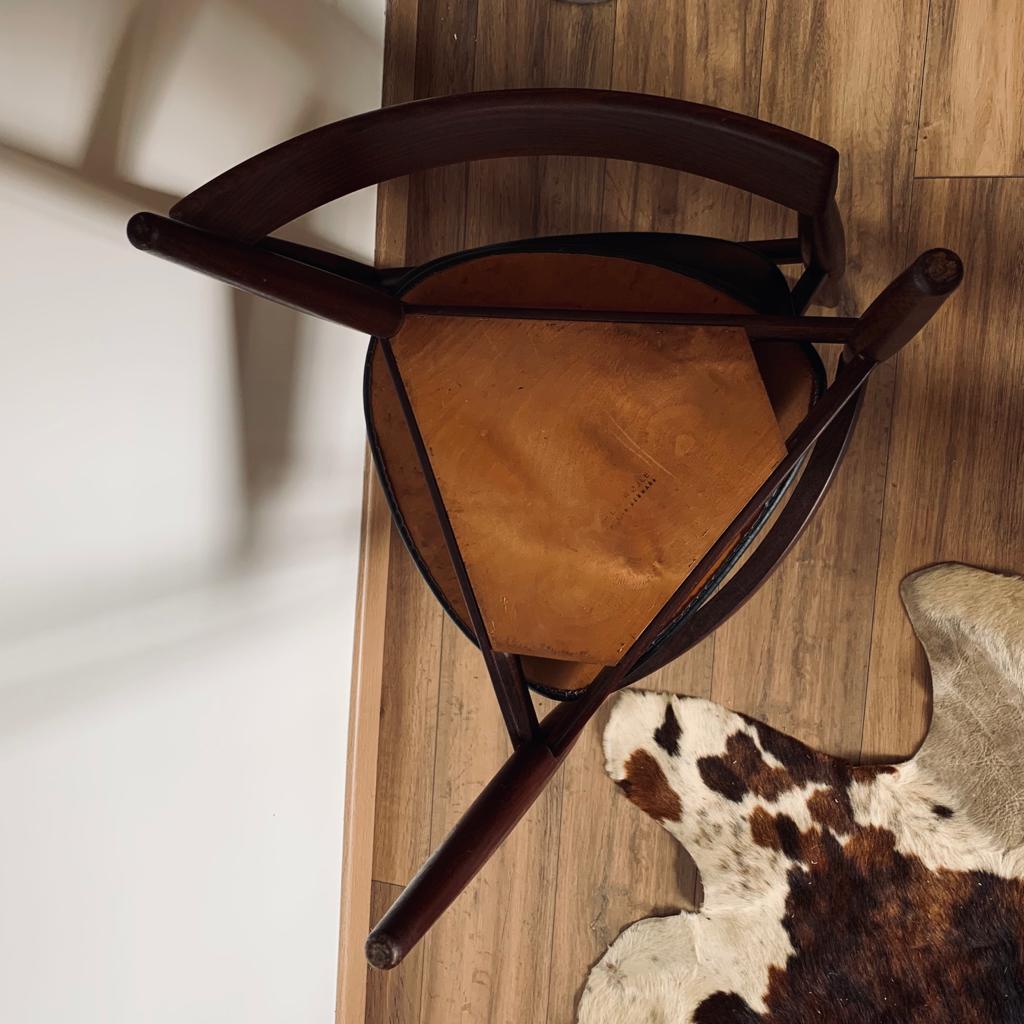 Ensemble de quatre chaises tripodes par Hans Olsen pour Frem Rojle
