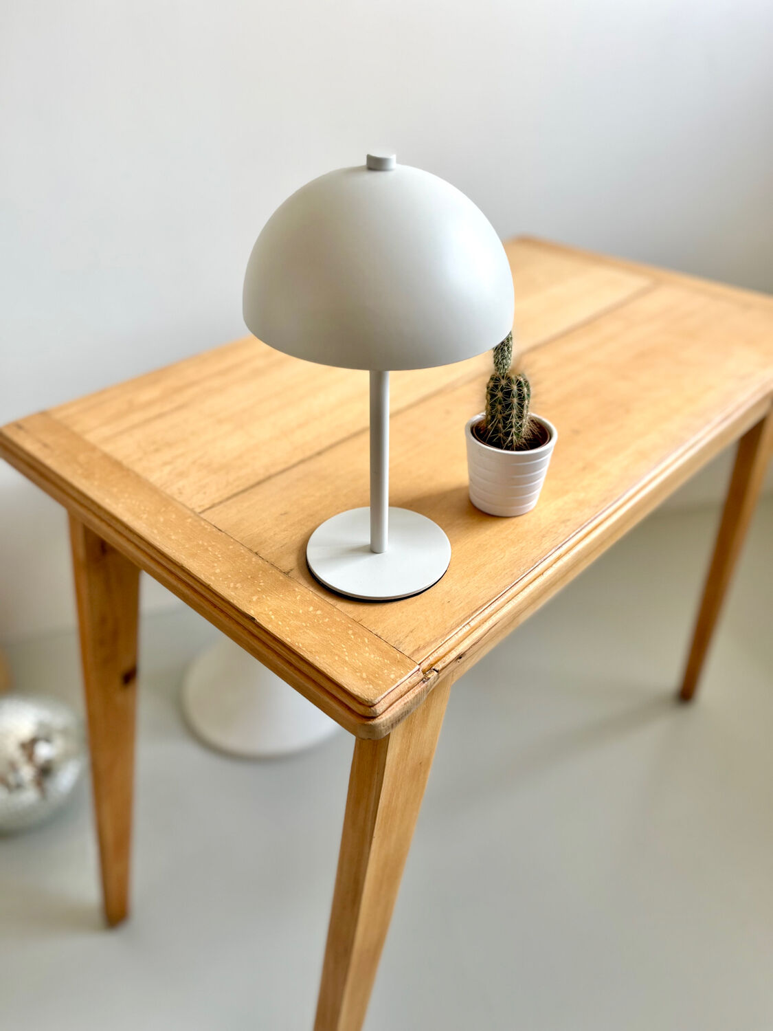 Table appointment / small desk with compass legs 1950