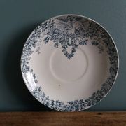 Saint Amand plate by Lebacqz & Bouchart, Colombier decoration, early 20th century