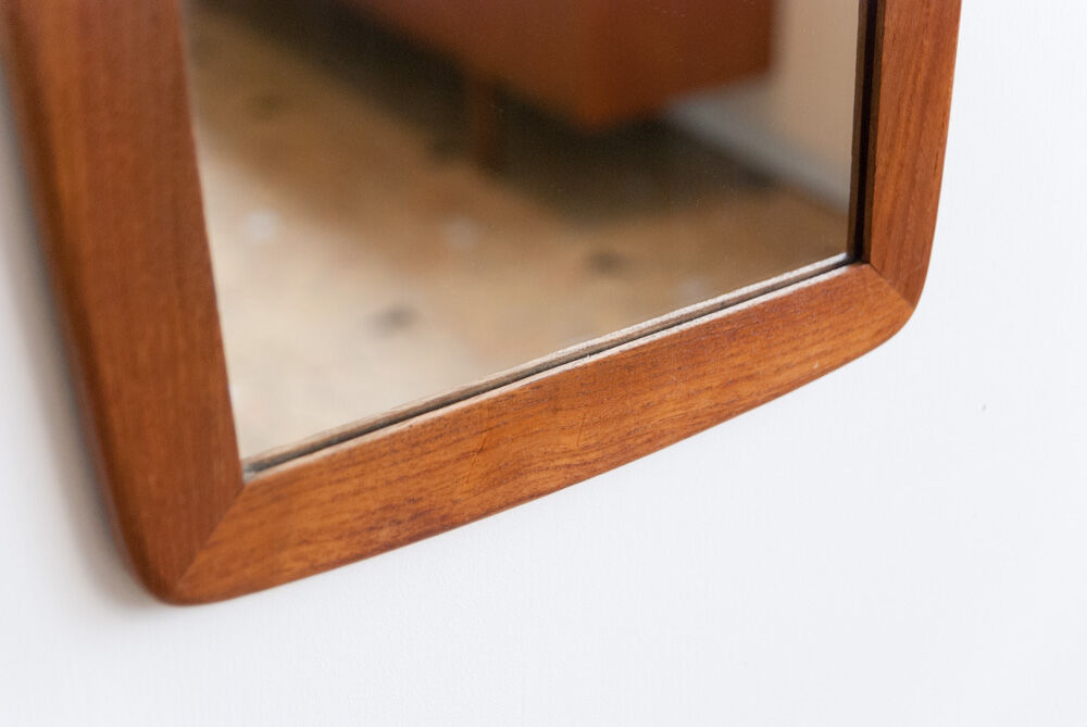 Scandinavian mirror rounded