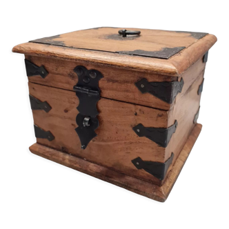 Boite à bijoux en bois