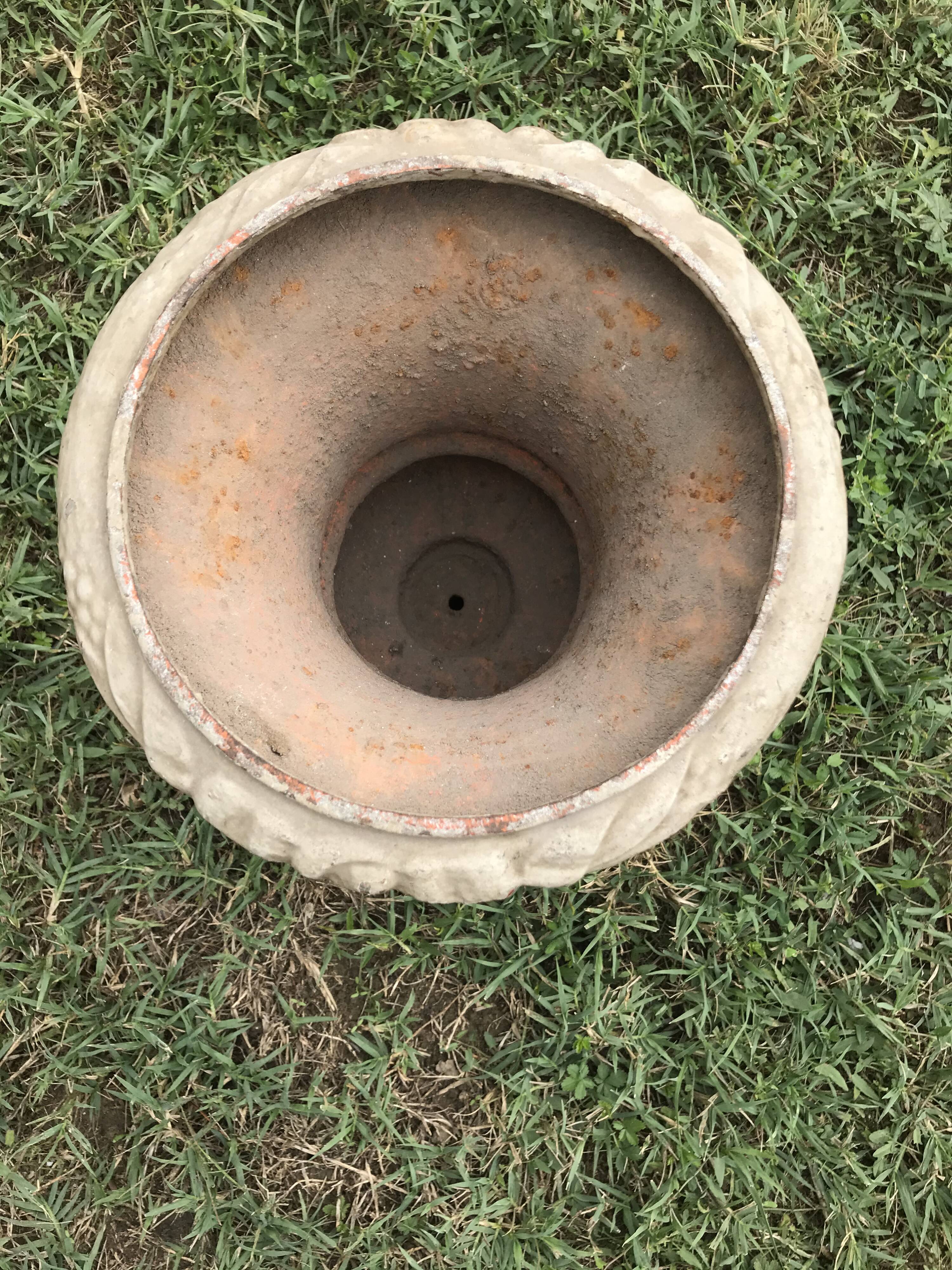 Old Médicis vase